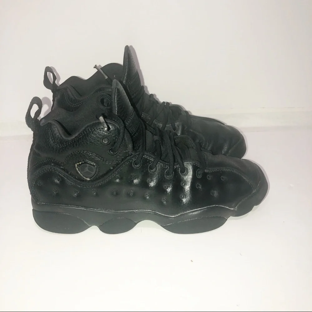 Jordan’s Youth (Gs) team 2 Jump man all black. Sz 5/ model 820273-002